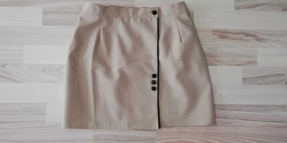 Fusta mini bej și negru