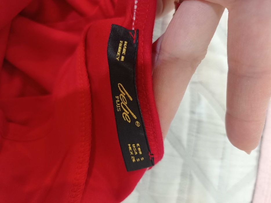 Красное платье продам