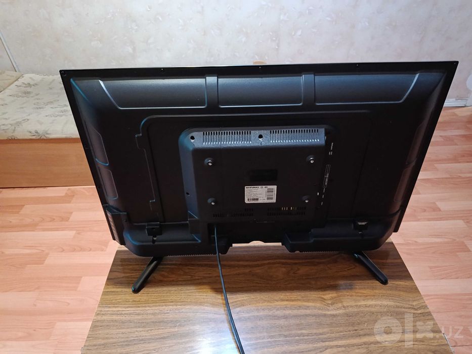 телевизор SHIVAKI - dvd LG- столик под телевизор -  dvd диски 100 штук