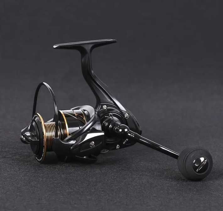 Продам новый спиннинговую катушку 3000