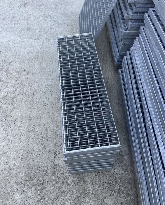 Platforme trepte zincate