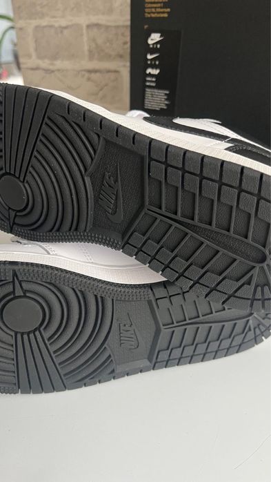 Air Jordan 1 Low Alb-Negru Damă