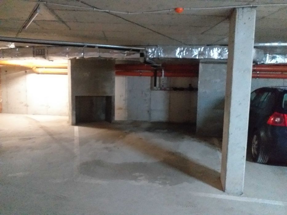 Дава се под наем Гараж / Паркомясто в София, Младост 4 - 15 кв.м за 149.43 € - Снимка #1