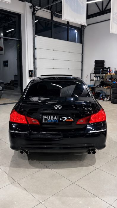 Infiniti M35 Шикарный седан