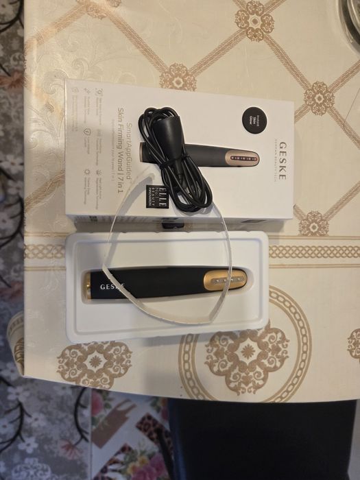 Skin Firming Wand 7 in 1 Dispozitiv de lifting facial cu micro-curent Black