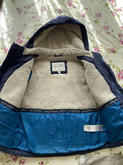 Продам куртку для мальчика 3/5 лет