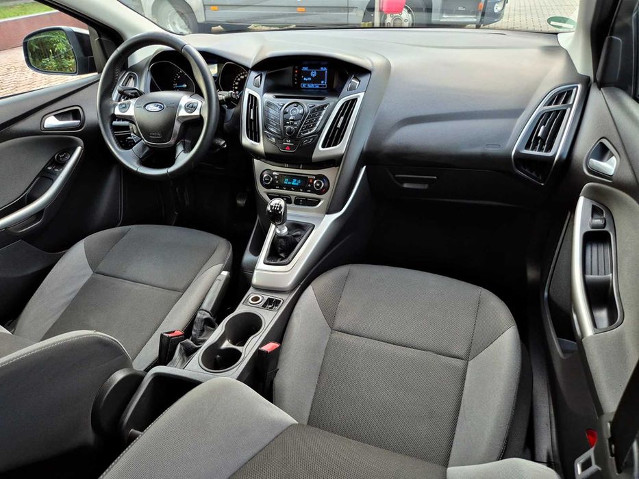 FORD Focus 2013 — imagine 5