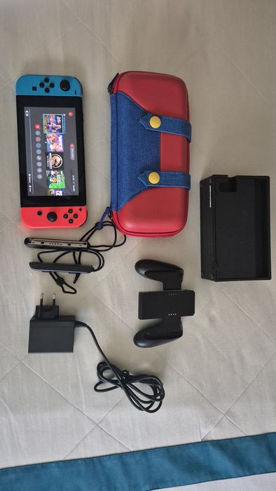 Consolă Nintendo Switch 1  Neon Blue/Red + Husă de protecție Mario - Stare Foarte Bună