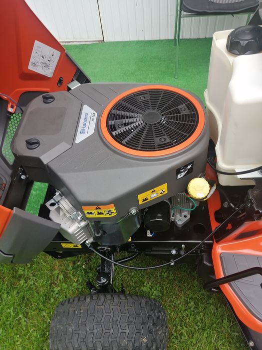 Tractoras gazon husqvarna TC 242 T 764 cc. Stare Impecabilă!