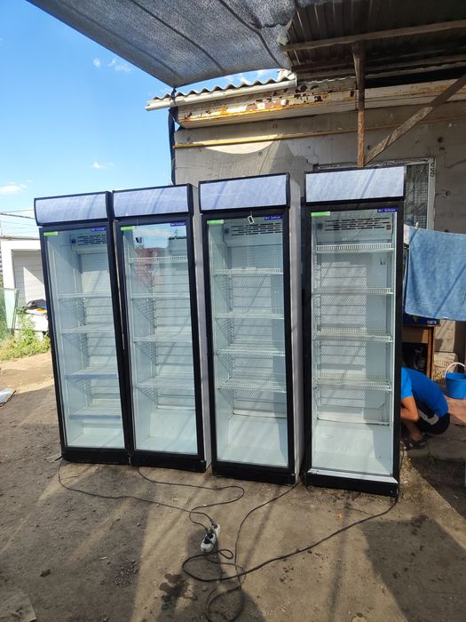 Витринный холодильник