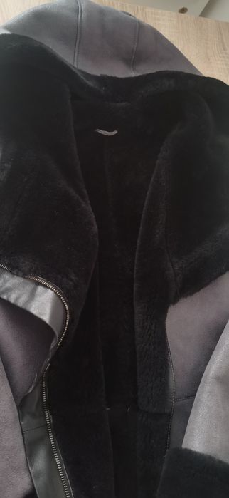 Vând palton NOU  tip cojoc din material natural