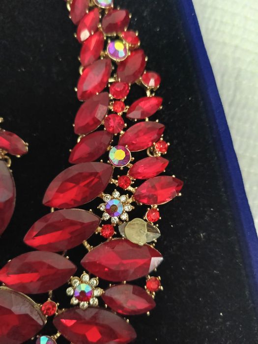 Красное колье  с сережкой