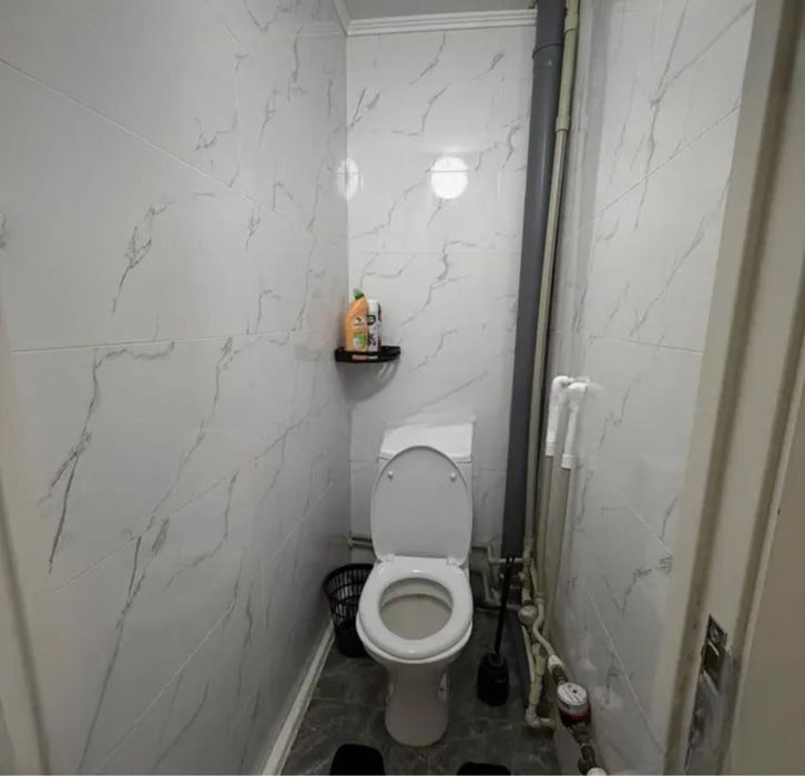 Продаётся 1 к кв на 11 мкр