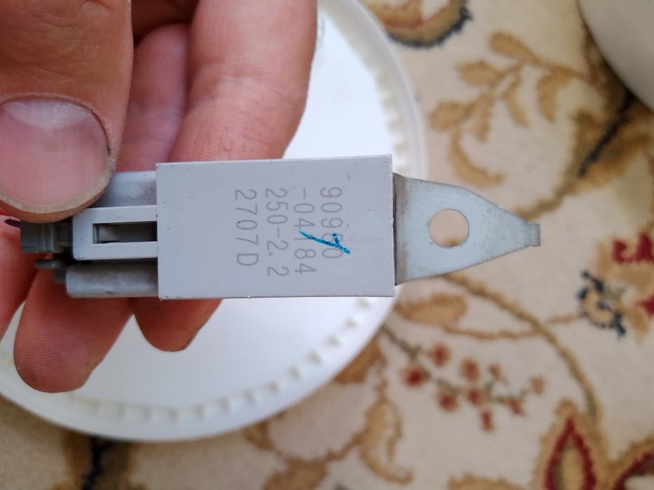 Продам реле Тойота или лексу