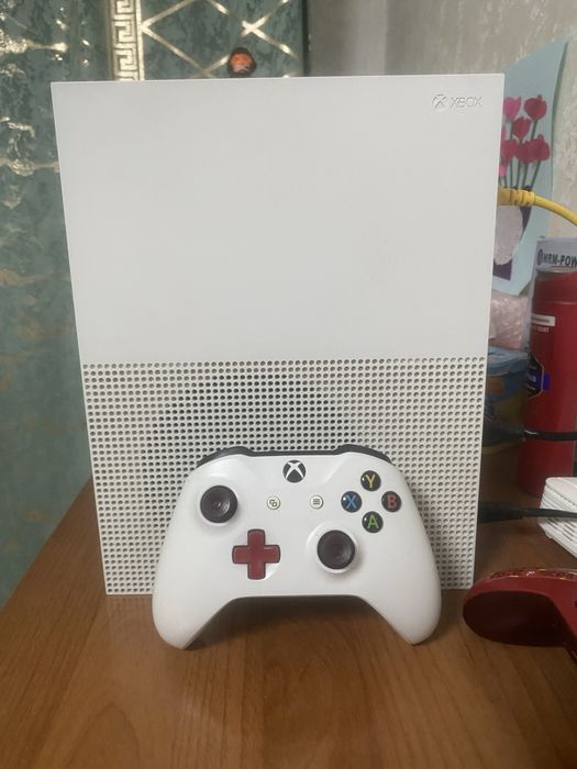 Продам Xbox One S