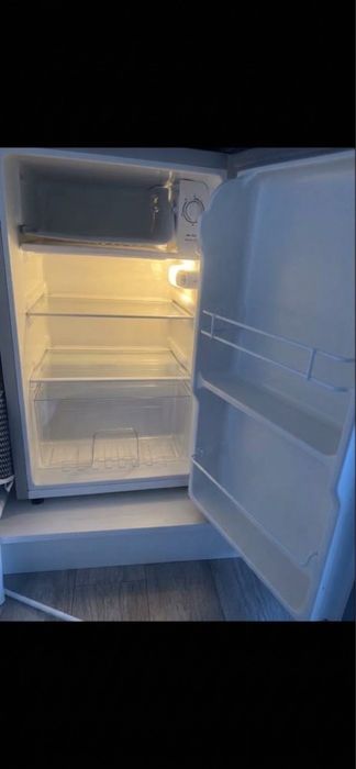 Продам мини хололильник в отличном состоянии