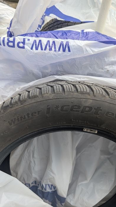 Страхотен комплект зимни гуми   HANKOOK I*CEPT EVO-2(205/55 R17 91H