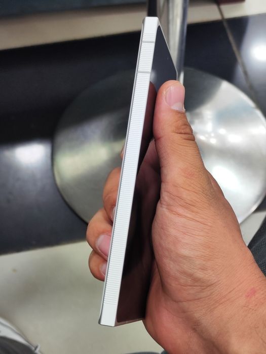 Leuca Leitz Phone 2