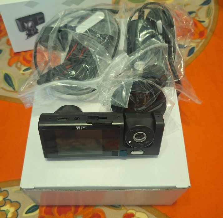 Cameră auto DVR 3 camere Față-Spate-Interior Full HD 1080P 140°