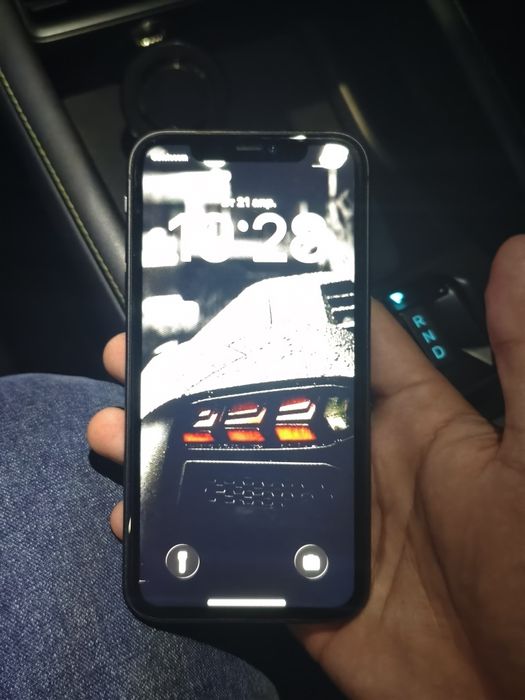 Айфон 11 сотилади