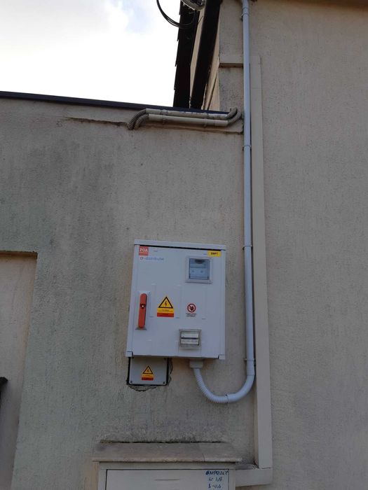 Executam bransamente monofazate si trifazate