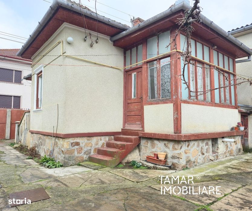 Casă de vânzare Aradul Nou – 4 camere, teren 500 mp