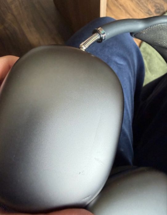Apple Airpods Max 1. Lightning