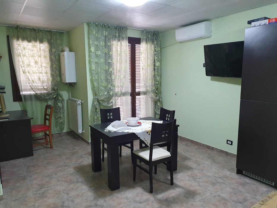 Продава се Тристаен апартамент в Казанлък - 100 кв.м за 929 €/кв.м - Снимка #2