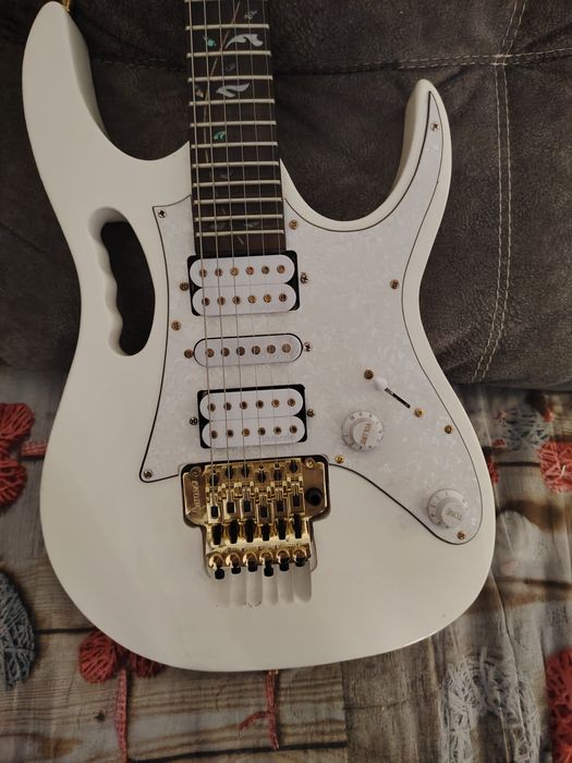 Ибанес гитару продаю