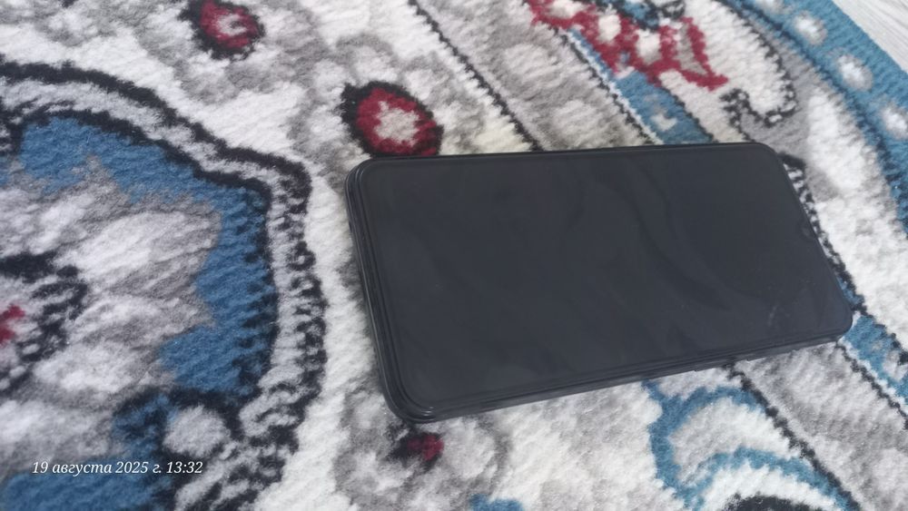 Самсунг а 50   .