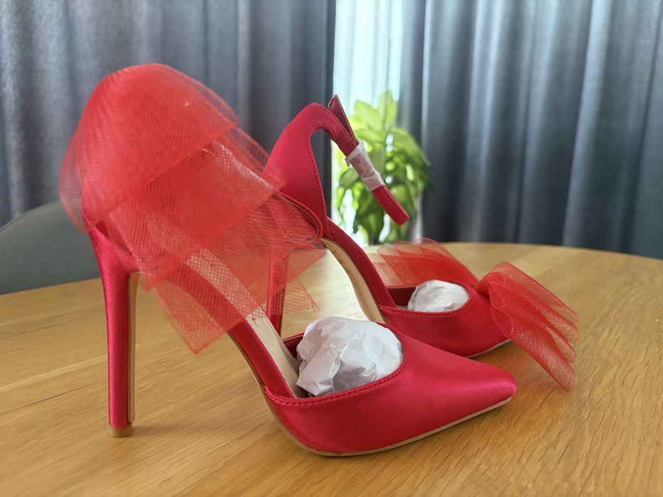 Обувки, 36 размер за повод