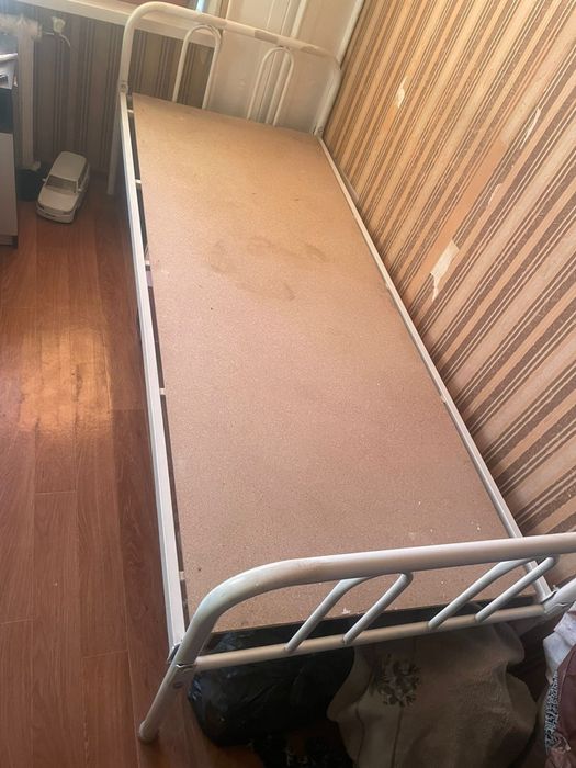 кровать односпальная