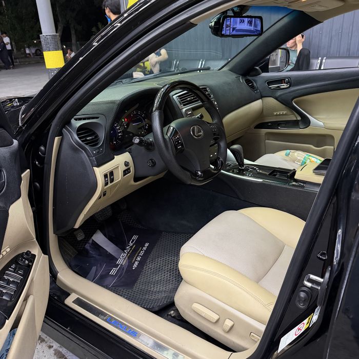 Лехус ис300 V6 230л с