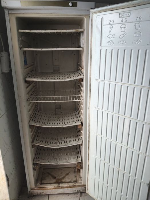 Xolodilniklar sotiladi srochna