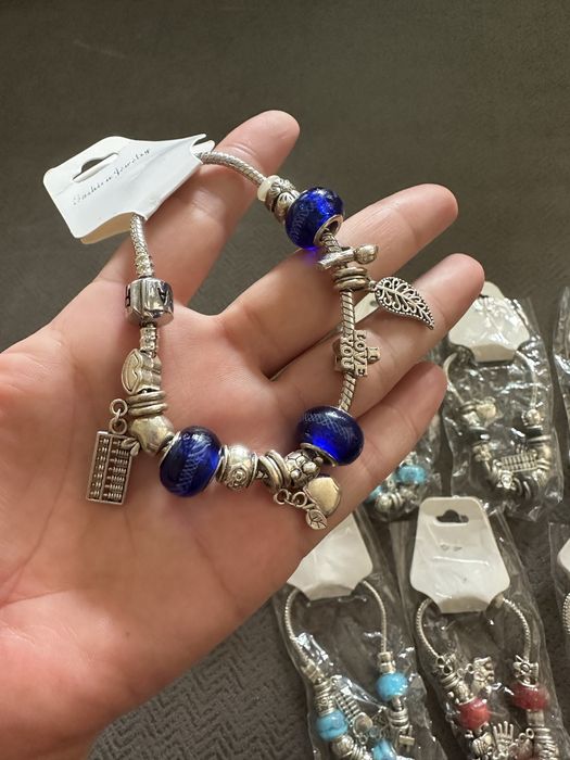 Продам браслеты с шармами