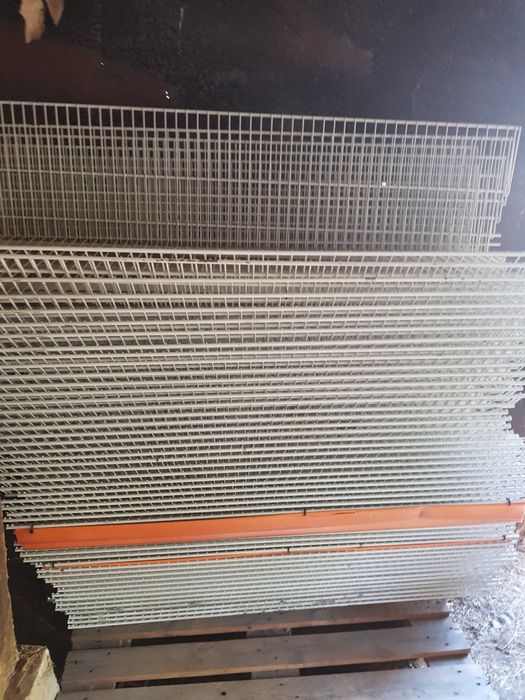 Куки закачалки за стелажи