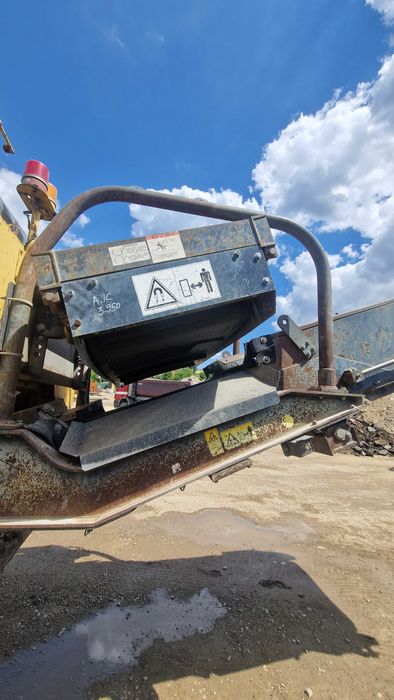 Concasor mobil cu falci Komatsu BR 380 JG