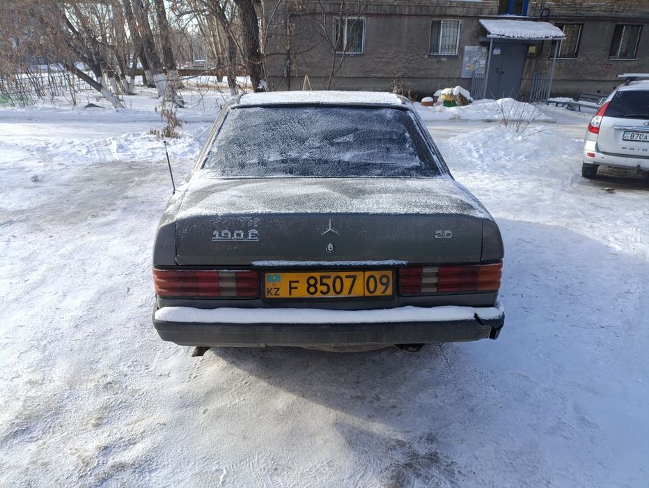 На разбор 190 Мерседес