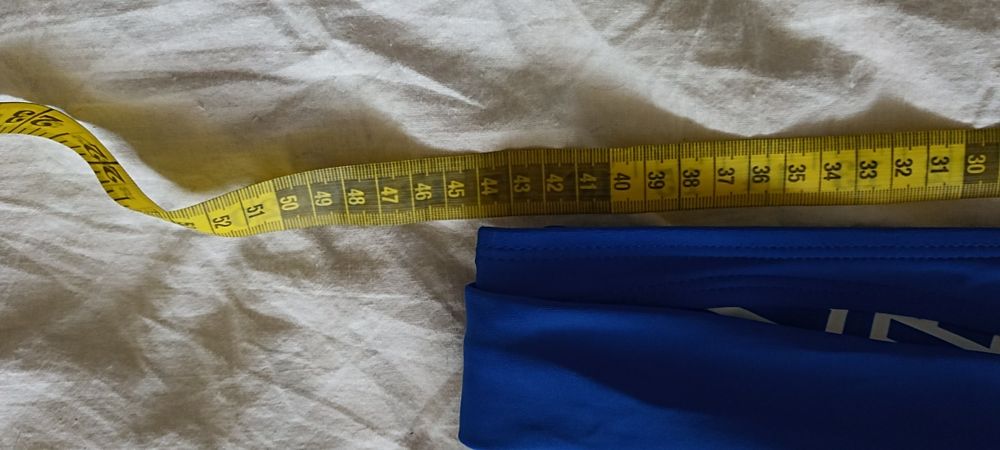 Продавам нов бански