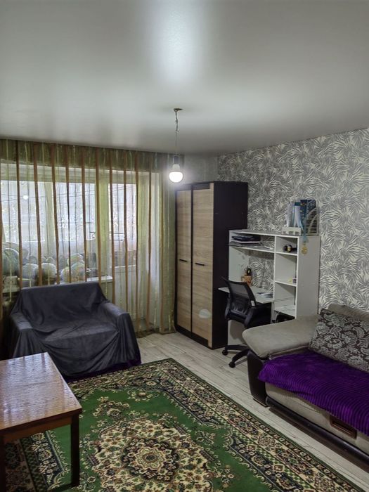 Продам 2х квартиру на Защите.