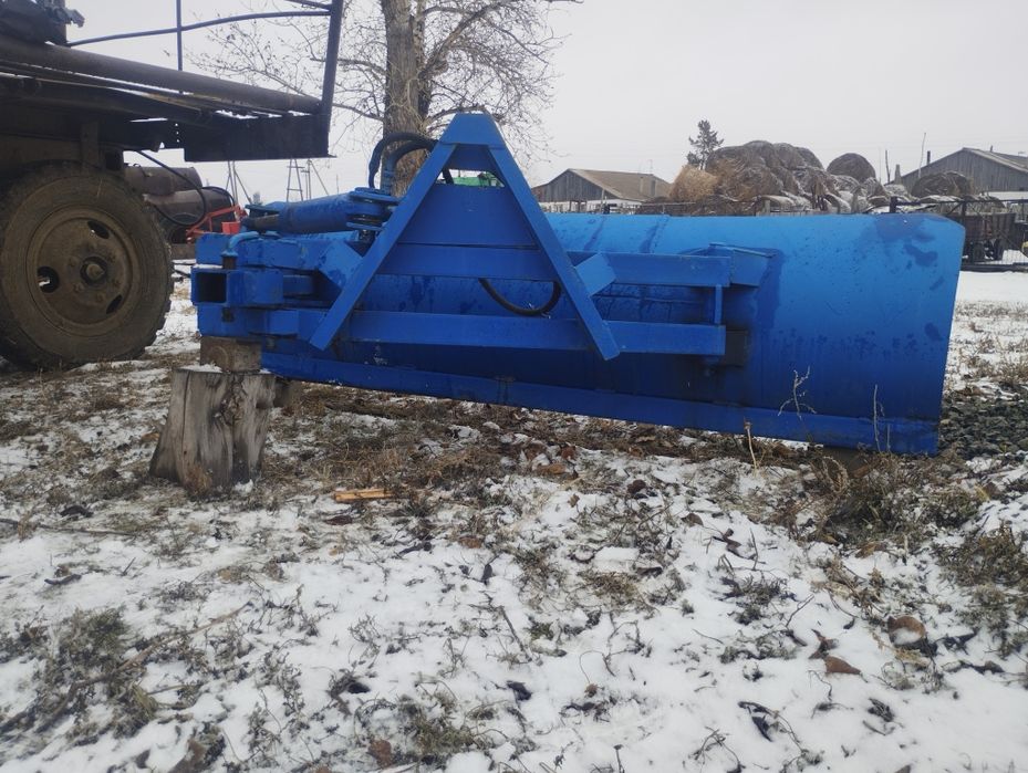 Отвал гидро поворотный