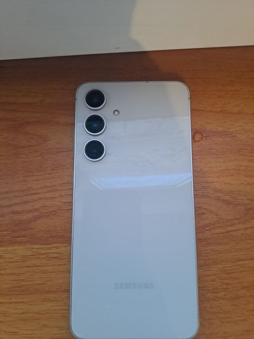 Самсунг S24 FE, в отличном состоянии