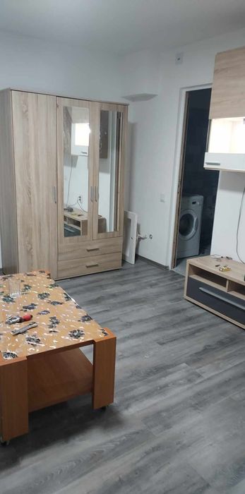 Închiriez regim hotelier garsoniera