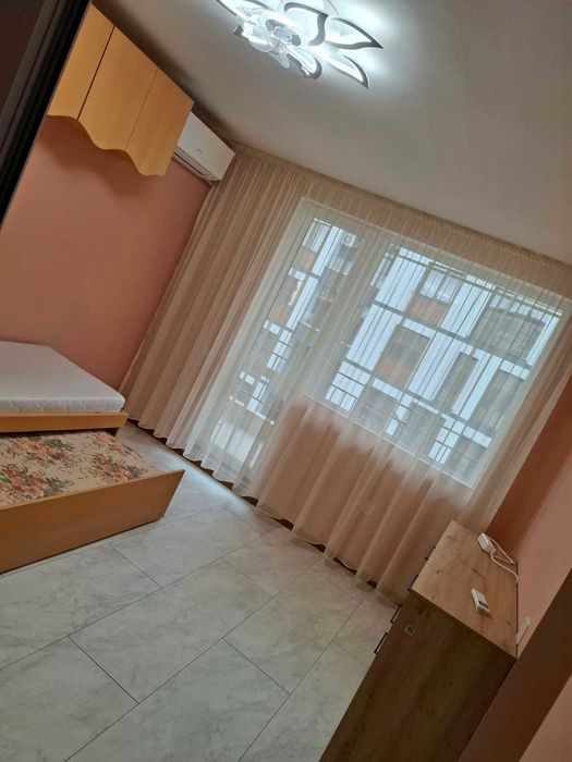 Дава се под наем Четиристаен апартамент в Варна, Лятно кино Тракия - 80 кв.м за 647.19 € - Снимка #2