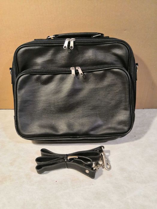 Бизнес чанта за документи ,таблет ,телефон.