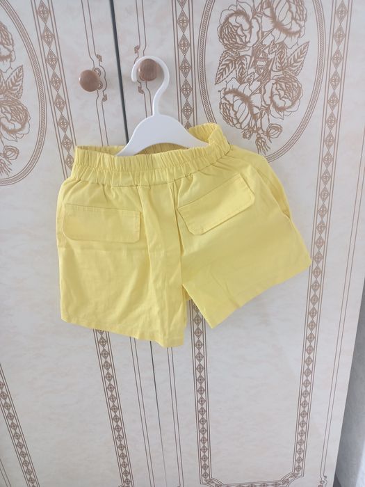 Қыз баланың киімдері сатылады