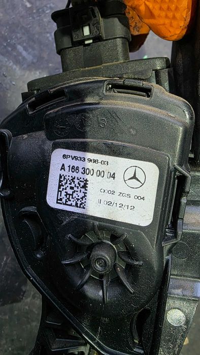 pedala acceleratie Mercedes A1663000004 ML W166 GLE ML350 ML250 GLE350