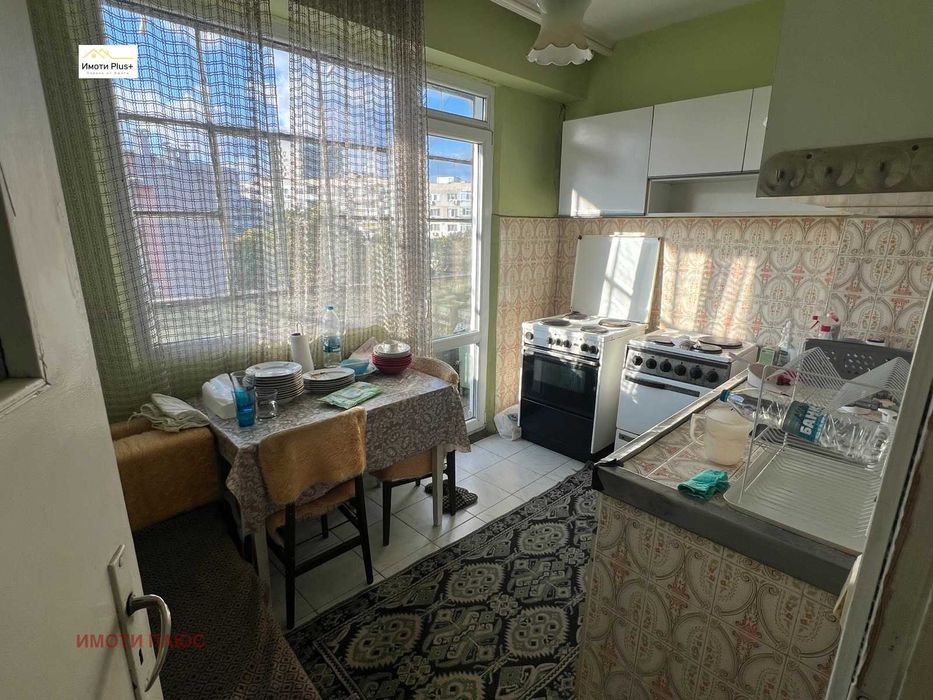 Продава 2-стаен.