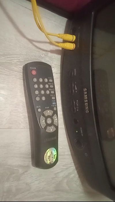 Телевизор Samsung CS-14F2R