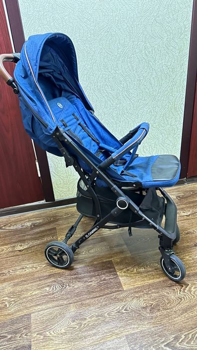 Детская коляска отличного качества, почти новая, пользовались мало